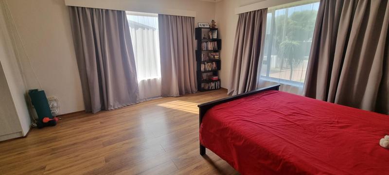 4 Bedroom Property for Sale in Reebok Western Cape